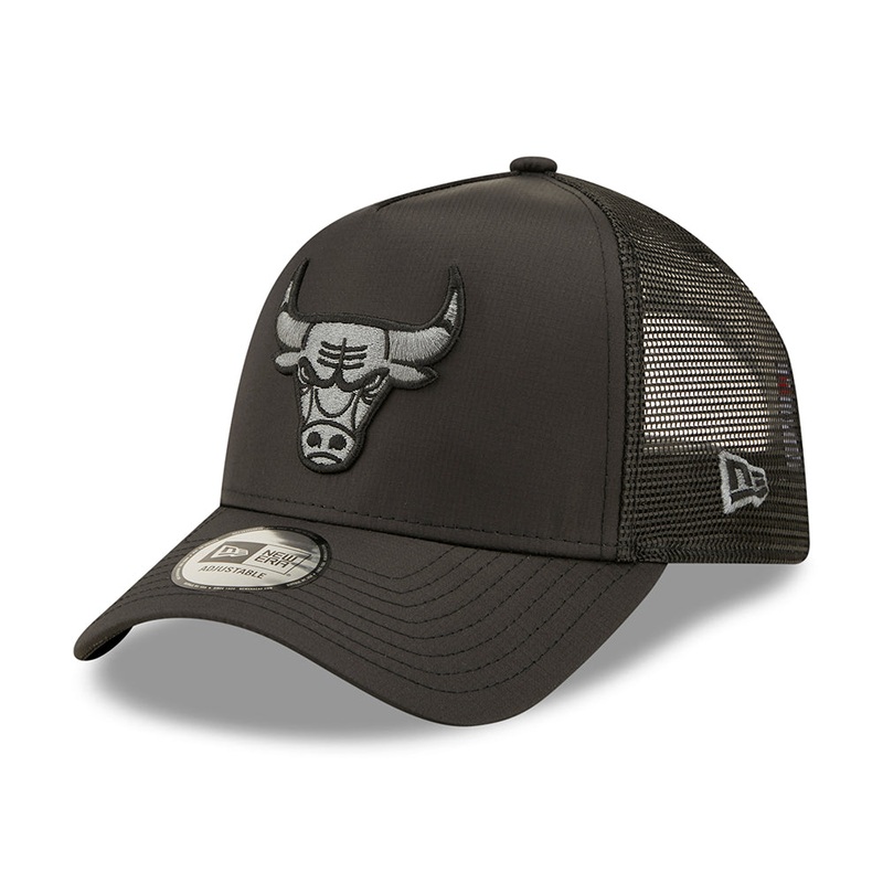 New Era 9FORTY Chicago Bulls A-Frame Trucker Cap – NBA Tonal Black – Black Adjustable