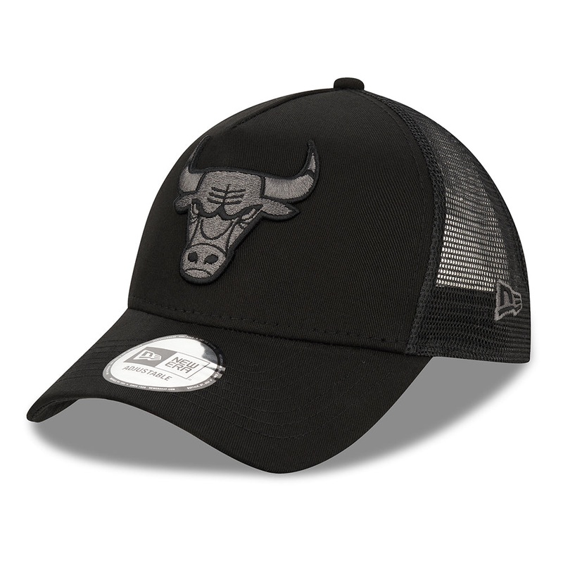 New Era 9FORTY Chicago Bulls A-Frame Trucker Cap – NBA Black On Black Logo – Black Adjustable