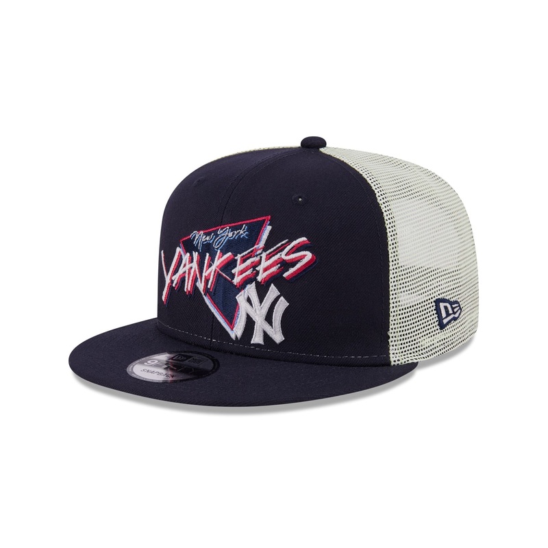 New York Yankees Glow-In-The-Dark 9FIFTY Trucker Hat One Size