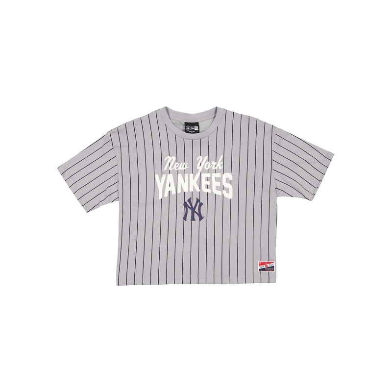 New York Yankees Throwback Pinstripe Women’s T-Shirt XS