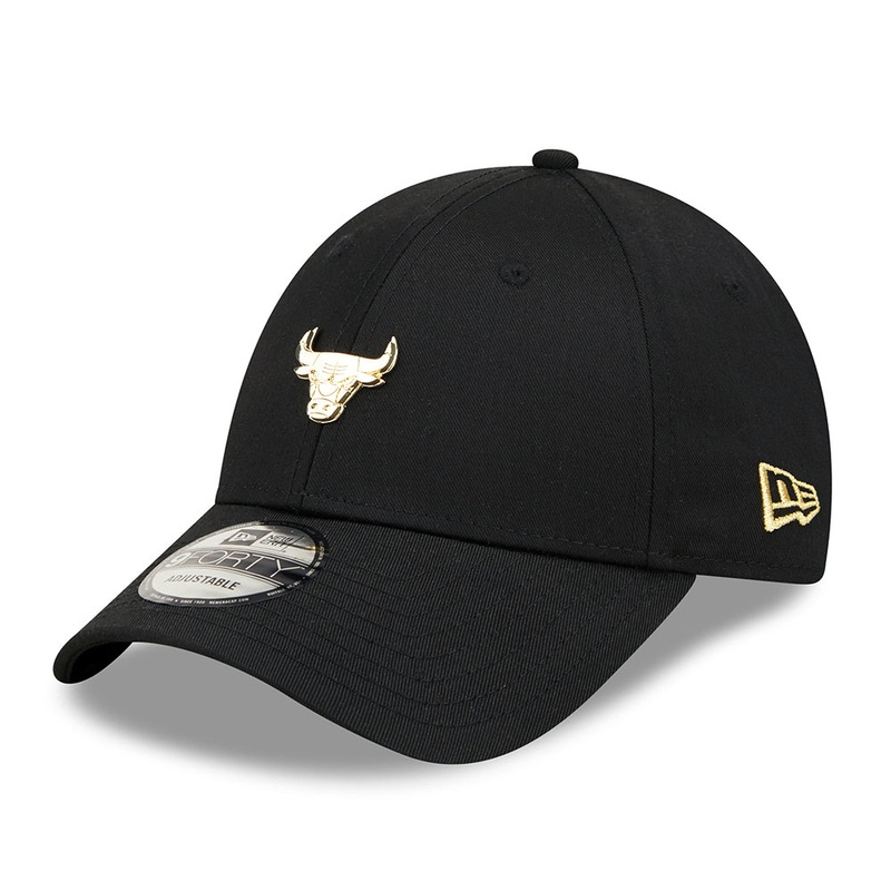 New Era 9FORTY Chicago Bulls Baseball Cap – NBA Pin – Black Adjustable