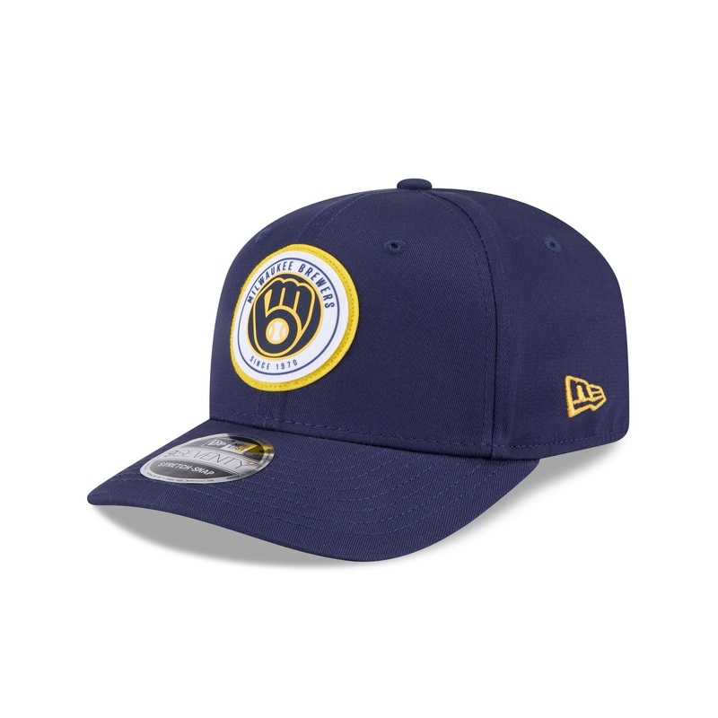 Milwaukee Brewers Circle Patch 9SEVENTY Stretch-Snap Hat One Size