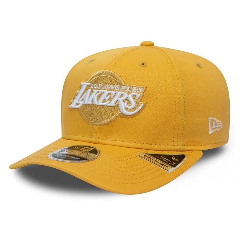 New Era 9FIFTY L.A. Lakers Snapback Cap – NBA League Essential Stretch Snap – Yellow Small/Medium