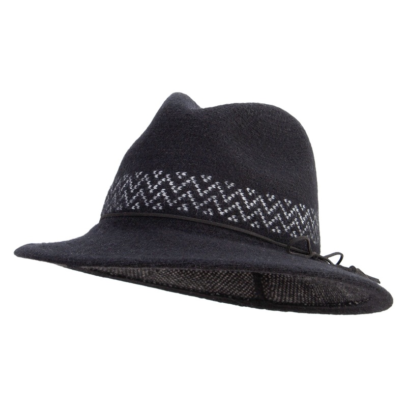 Women’s Zig Zag Design Hat Black One Size