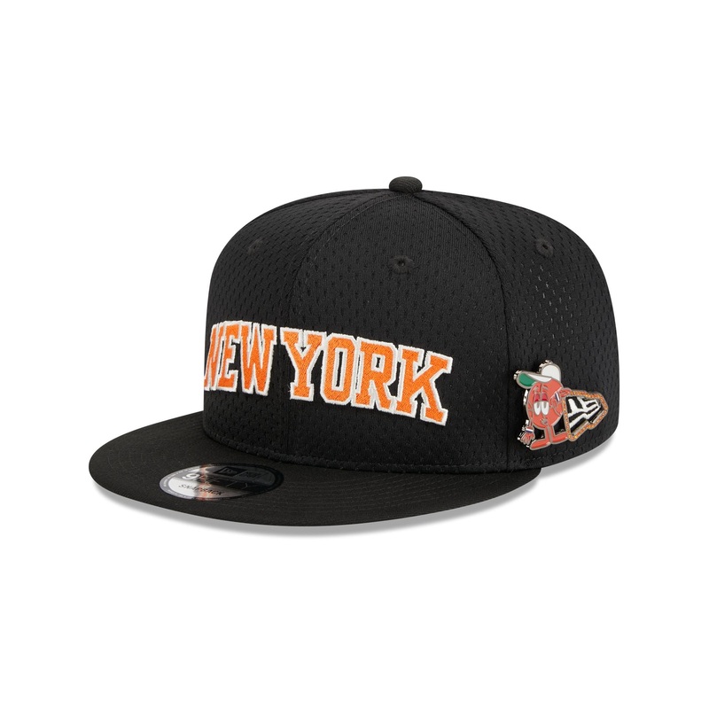 New York Knicks Post-Up Pin 9FIFTY Snapback Hat One Size
