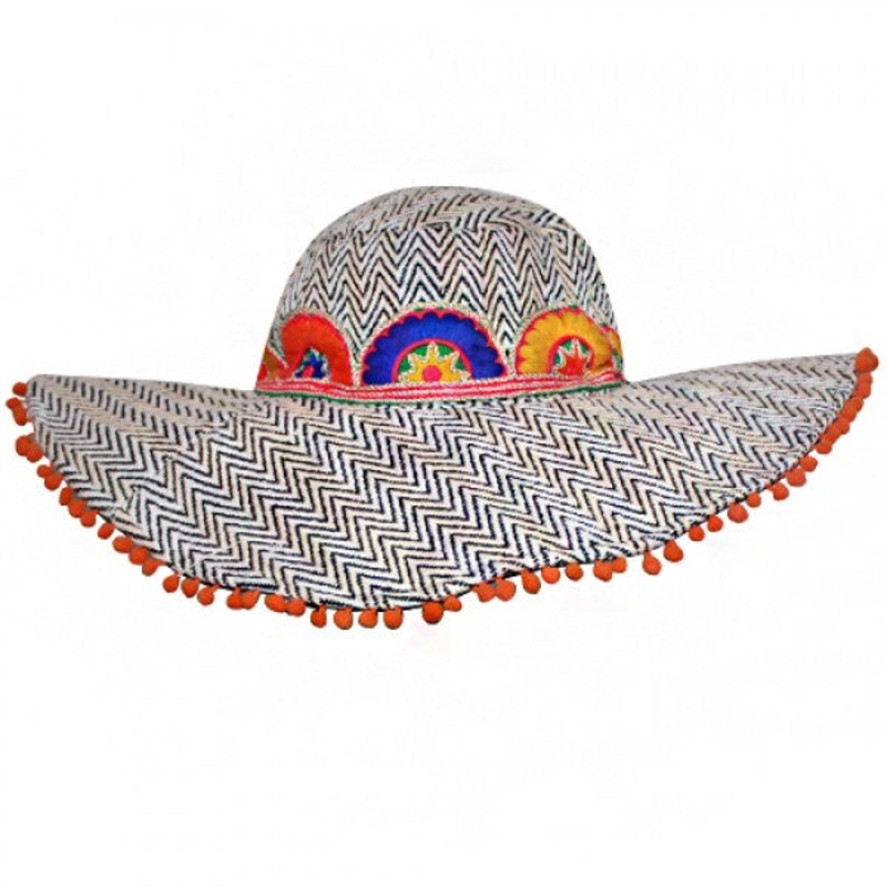 Zig Zag Woven Bohemian Hat with Pom Pom Brim  – America and Beyond Black / White OS