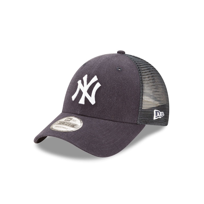 New York Yankees 9FORTY Trucker Hat One Size