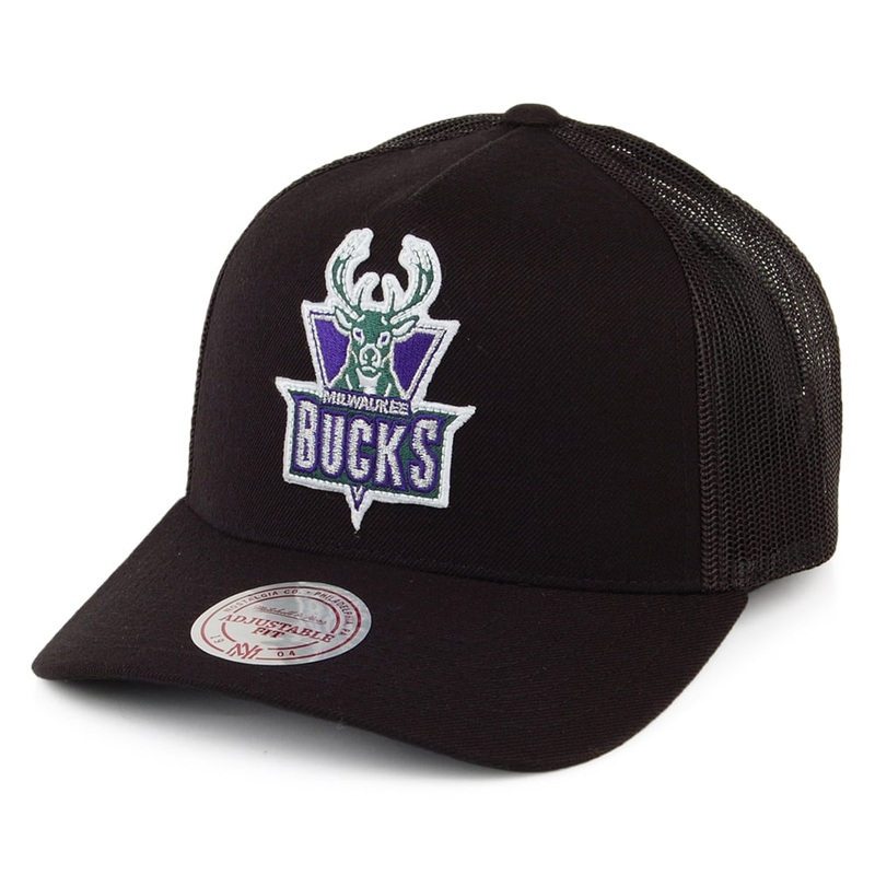 Mitchell & Ness Milwaukee Bucks Trucker Cap – Team Logo – Black Adjustable