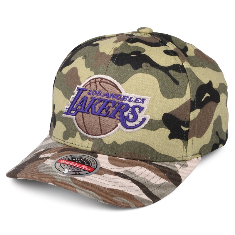 Mitchell & Ness L.A. Lakers Snapback Cap – NBA Woodland Desert Stretch – Camouflage Adjustable