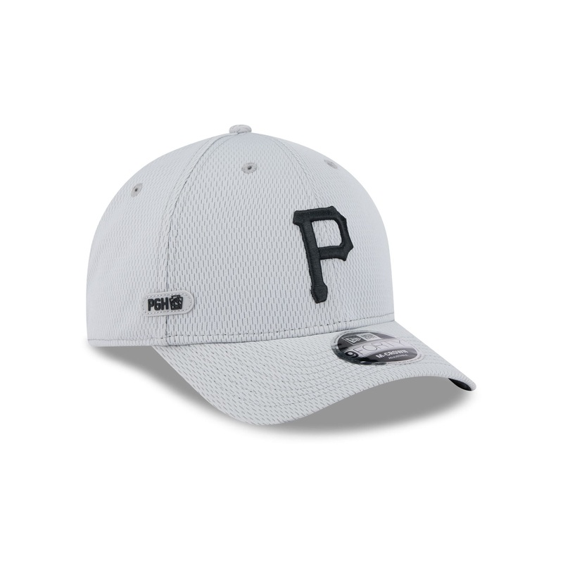 Pittsburgh Pirates 2025 Clubhouse Gray 9FORTY M-Crown Snapback Hat One Size