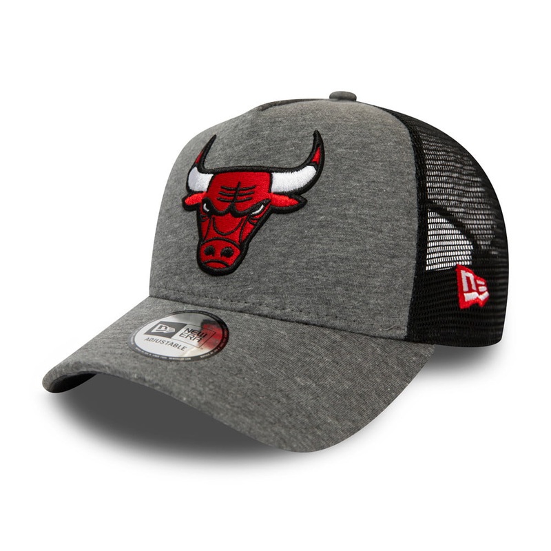 New Era Chicago Bulls Trucker Cap – NBA Jersey Essential – Graphite Adjustable